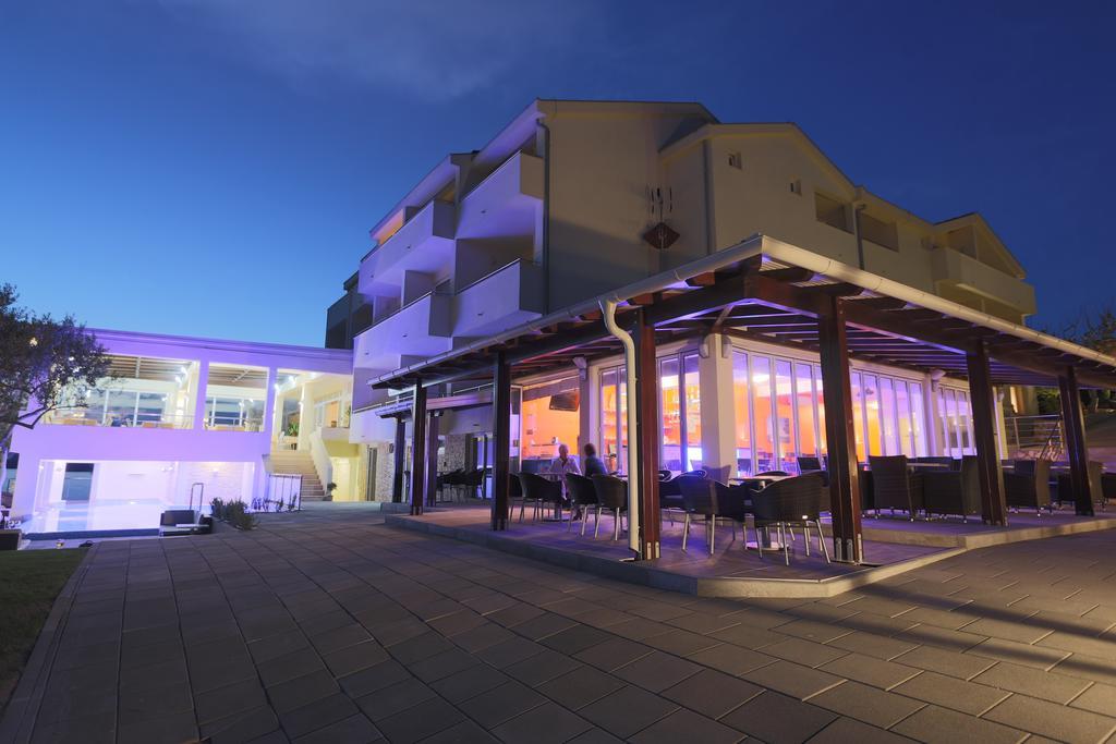 Hotel Vila 4M Ražanac المظهر الخارجي الصورة