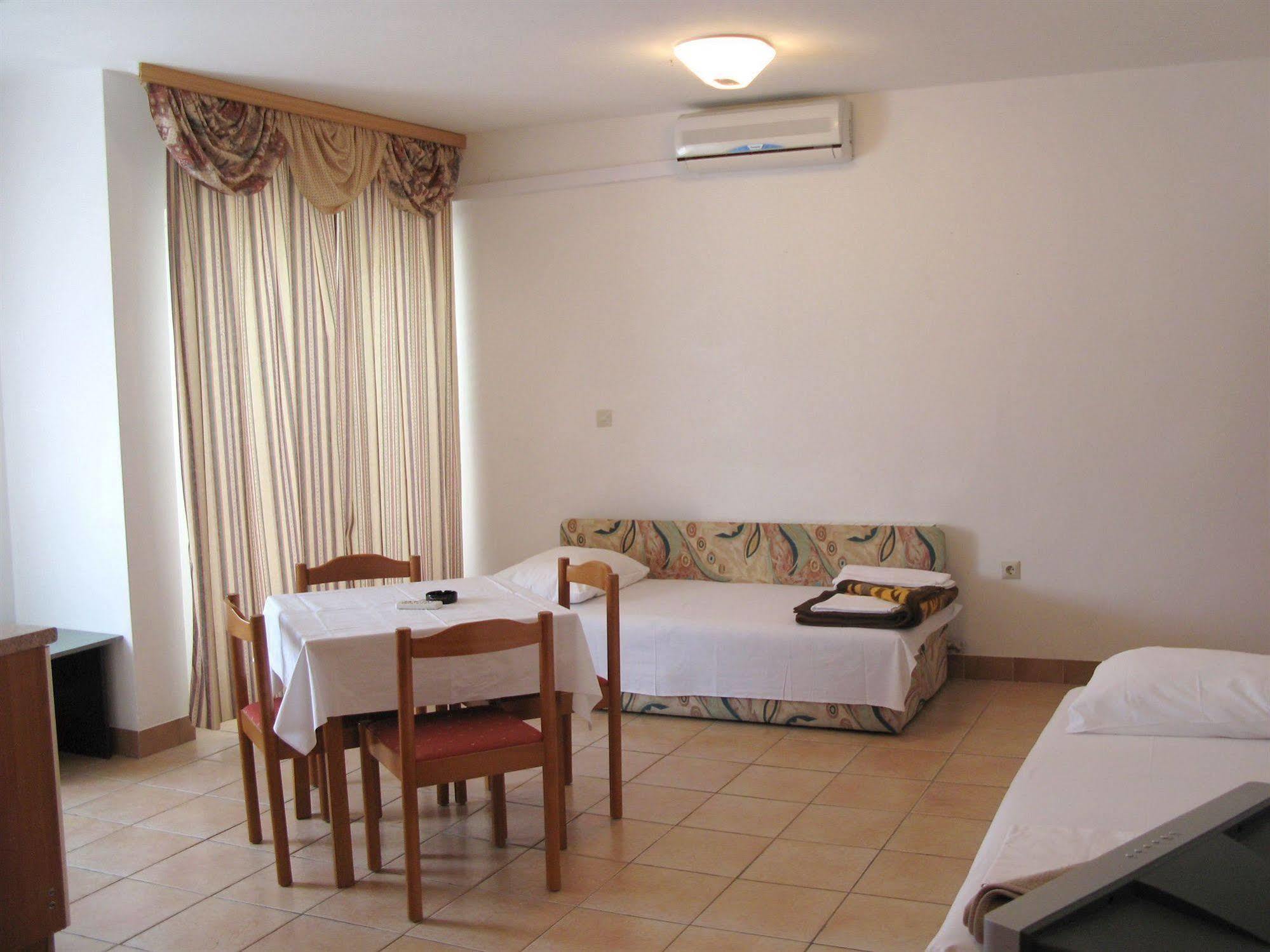 Hotel Vila 4M Ražanac المظهر الخارجي الصورة