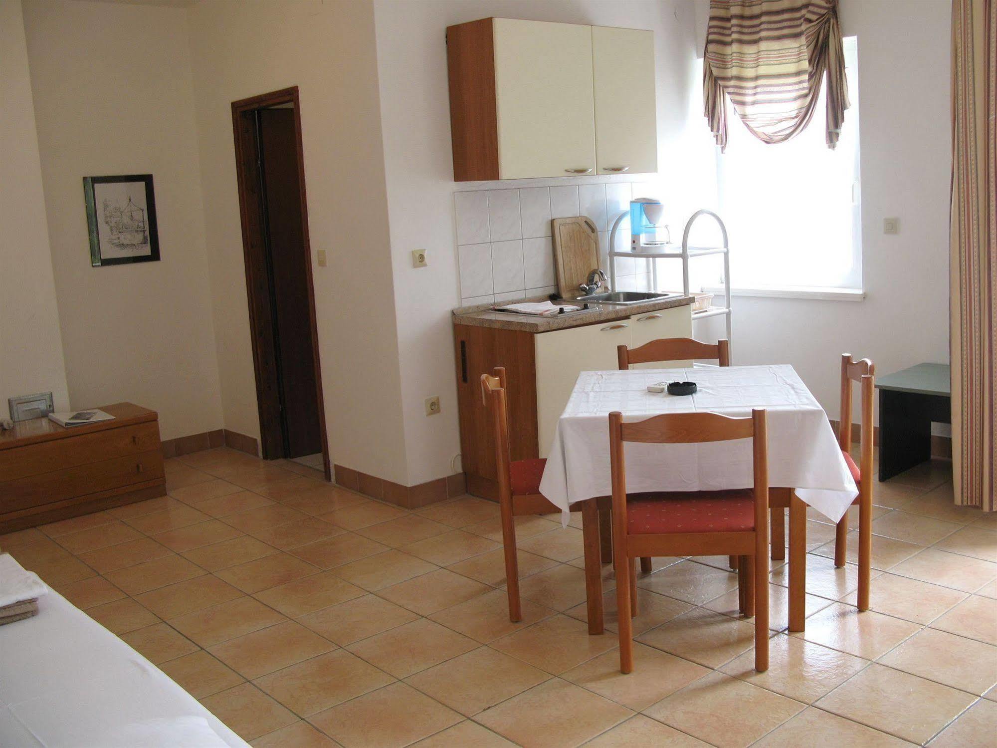 Hotel Vila 4M Ražanac المظهر الخارجي الصورة